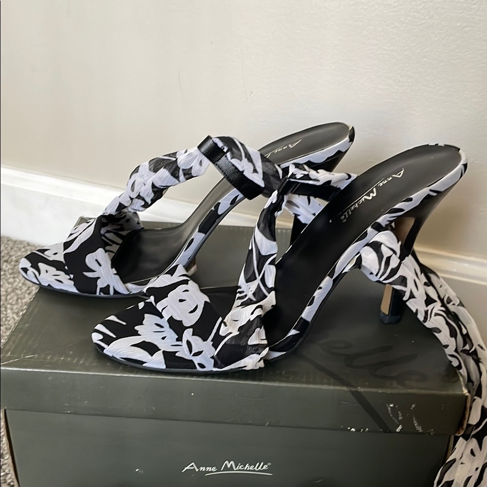 Anne Michelle Black and White Floral Women's Heels